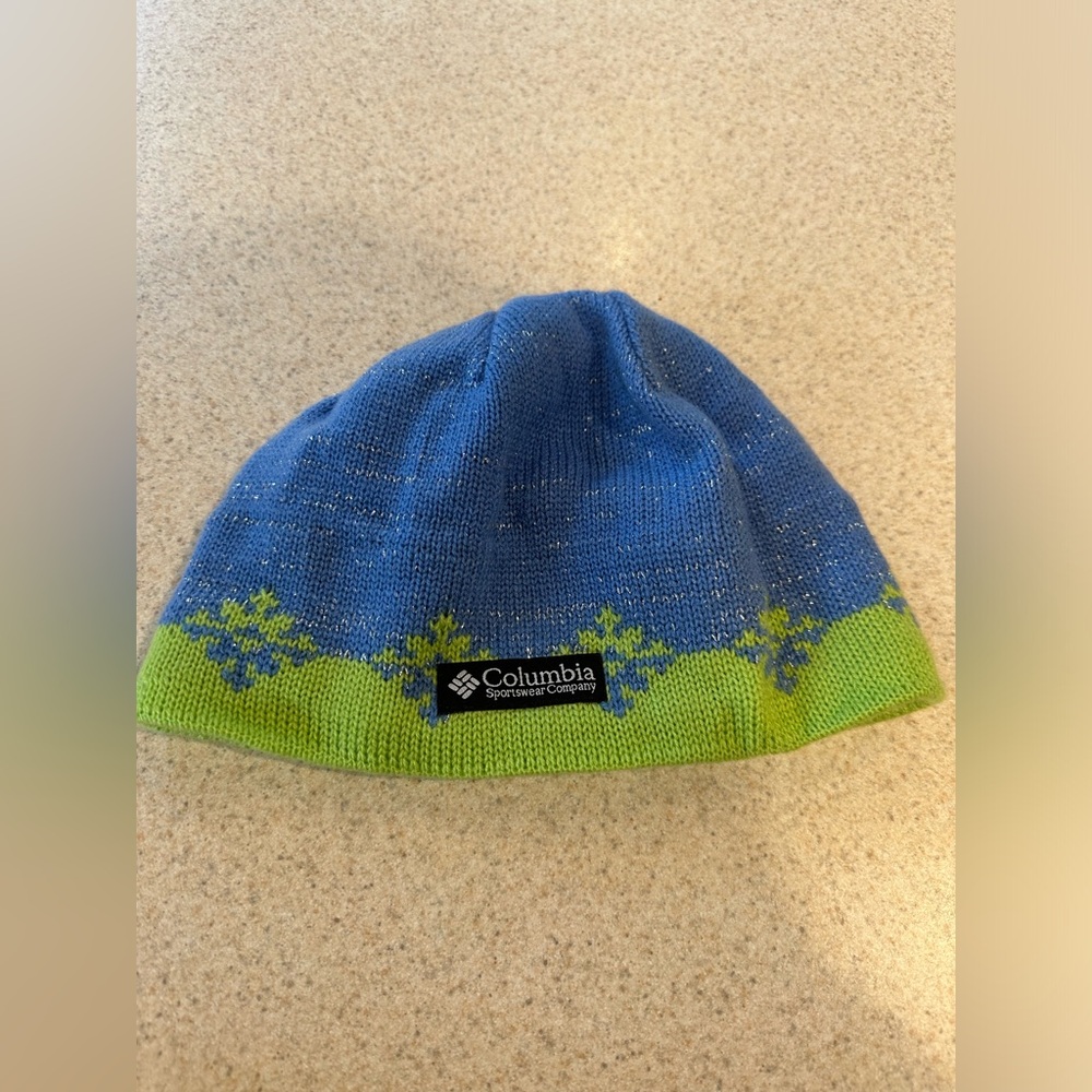 Columbia  knit youth ski cap blue , silver and green  color with snowflakes